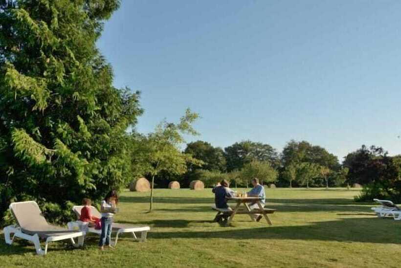 مبيت وإفطار Ferme De Kereven