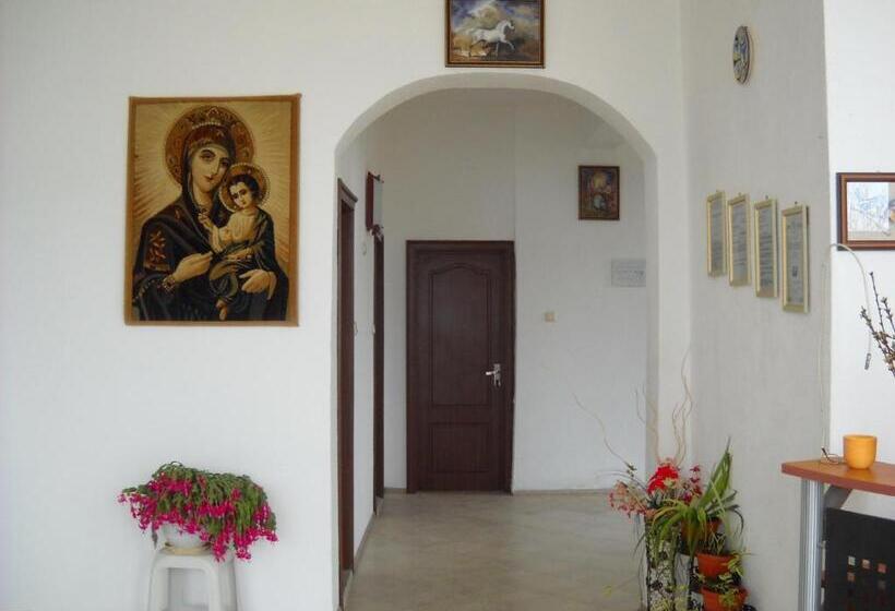 ホテル Sani Family