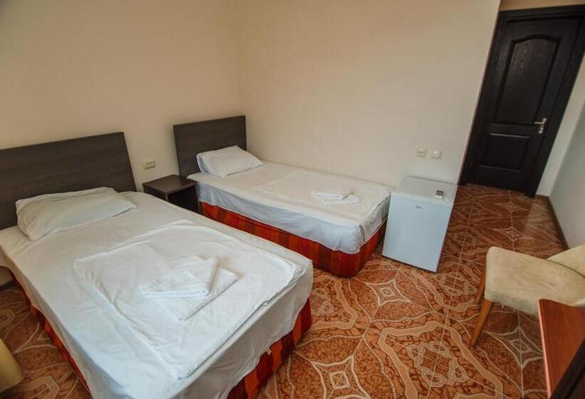 پانسیون Guest House Nia