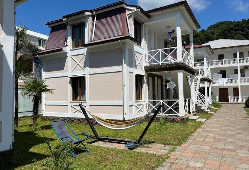 پانسیون Guest House Nia