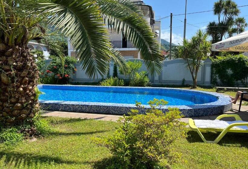 پانسیون Guest House Nia