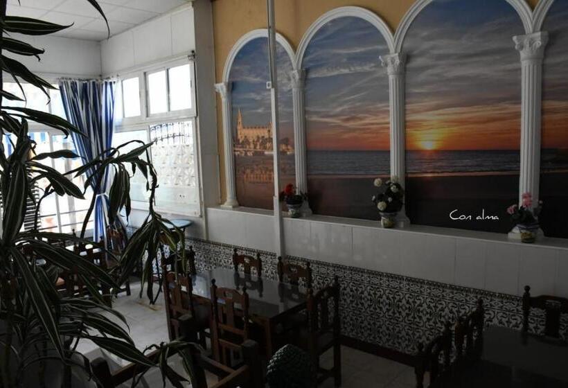 بنسيون Hostal Costa De La Luz