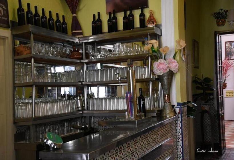 بنسيون Hostal Costa De La Luz