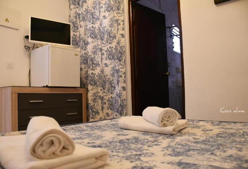 بنسيون Hostal Costa De La Luz