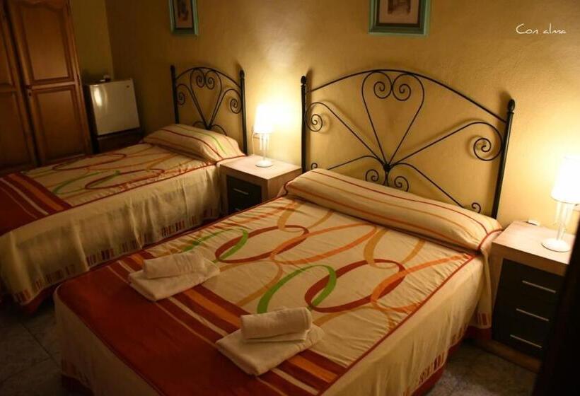 بنسيون Hostal Costa De La Luz