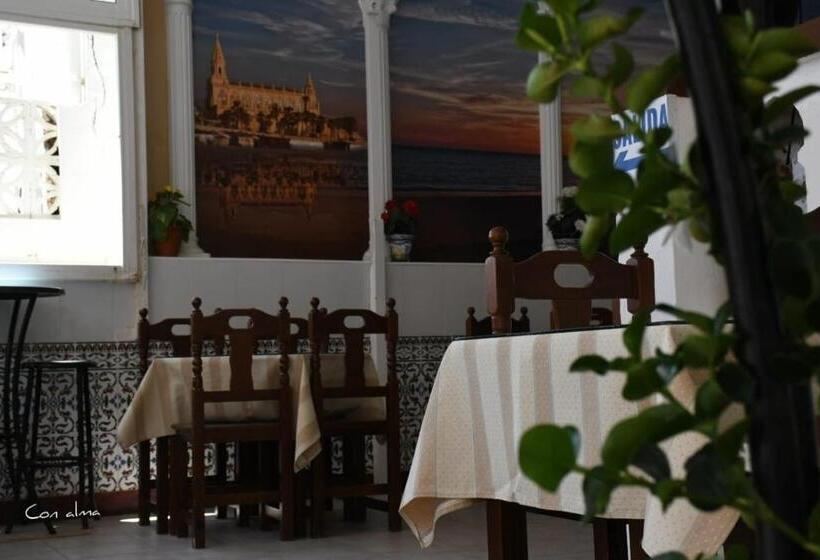 بنسيون Hostal Costa De La Luz