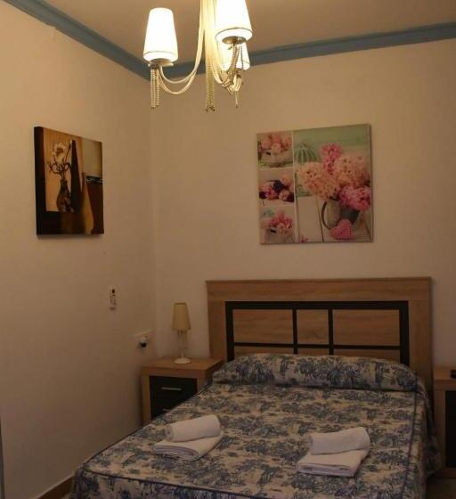 بنسيون Hostal Costa De La Luz