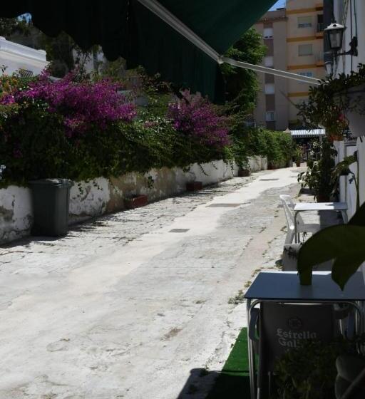 بنسيون Hostal Costa De La Luz