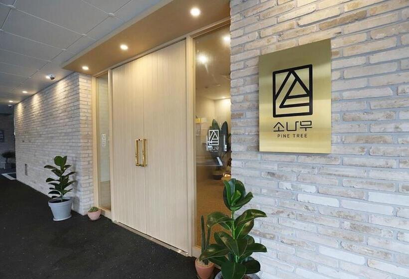 Hotel Chuncheon Pine Tree