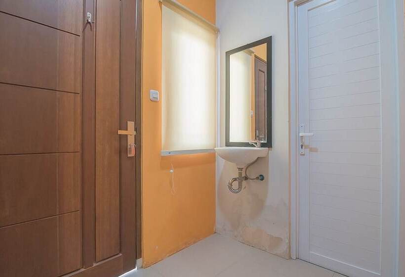 膳宿费 Reddoorz Near Alun Alun Kc Haurgeulis