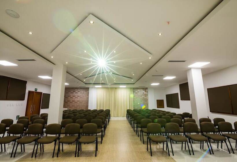 هتل Parque Del Sol