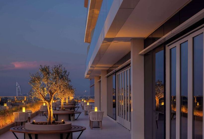 Avani Plus Palm View Dubai Hotel & Suites