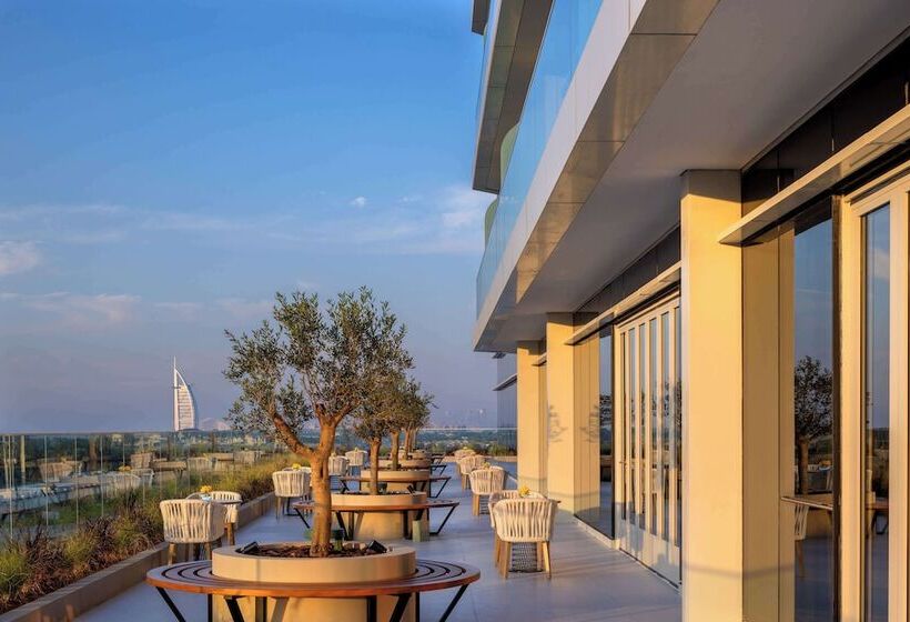 Avani Plus Palm View Dubai Hotel & Suites