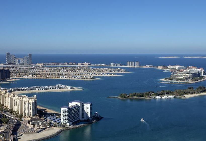 Avani Plus Palm View Dubai Hotel & Suites