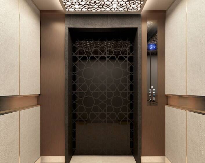 Avani Plus Palm View Dubai Hotel & Suites