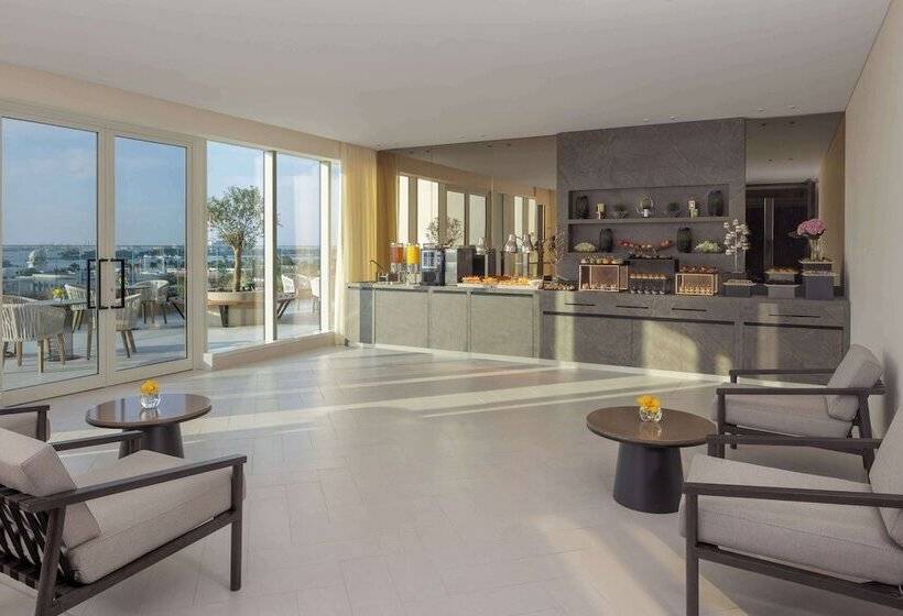 Avani Plus Palm View Dubai Hotel & Suites