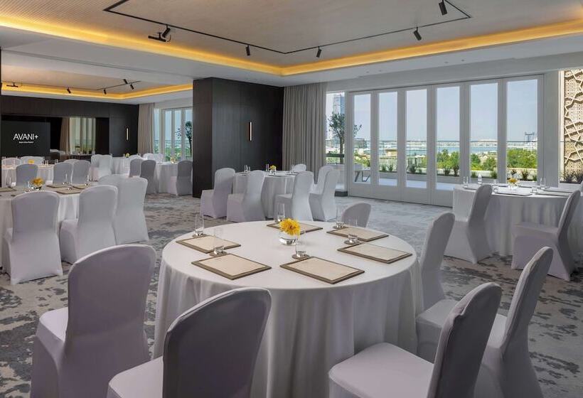 Avani Plus Palm View Dubai Hotel & Suites