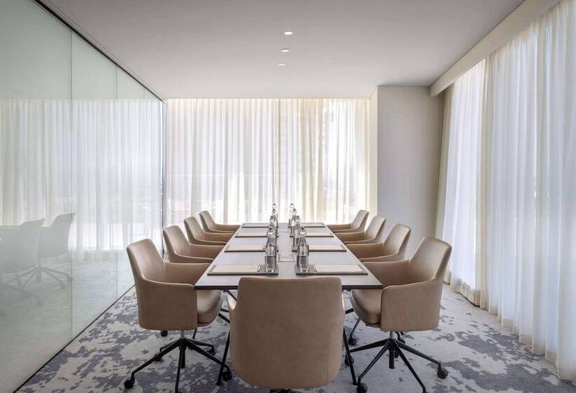 Avani Plus Palm View Dubai Hotel & Suites