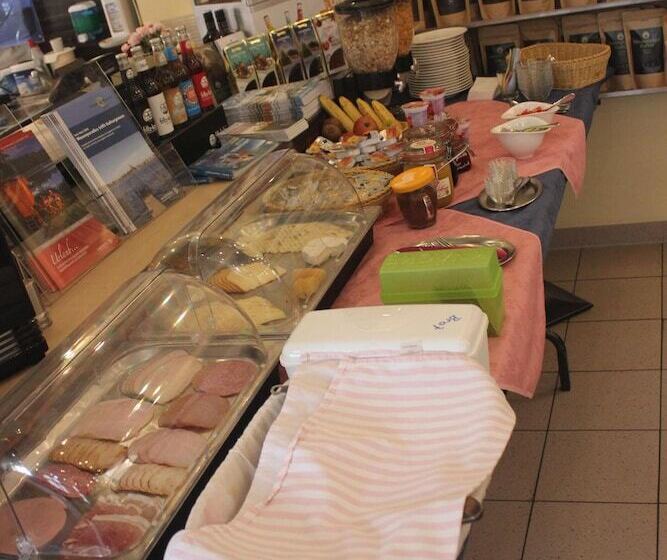 酒店 Gästehaus Innfernow