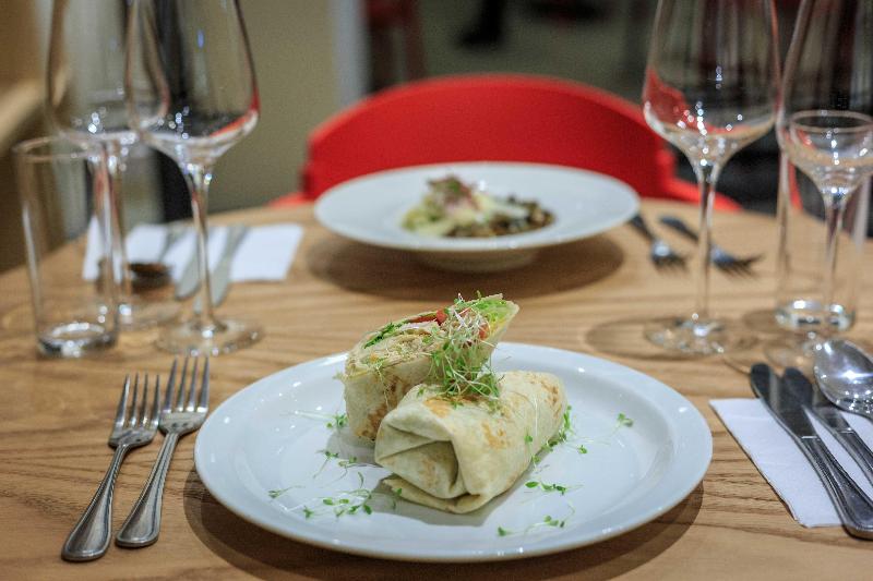 Отель Holiday Inn Lusaka, An Ihg