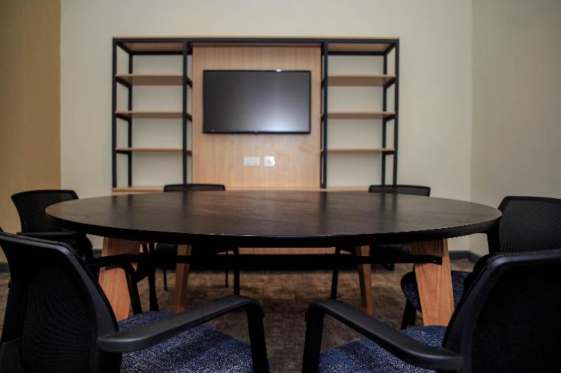 Отель Holiday Inn Lusaka, An Ihg