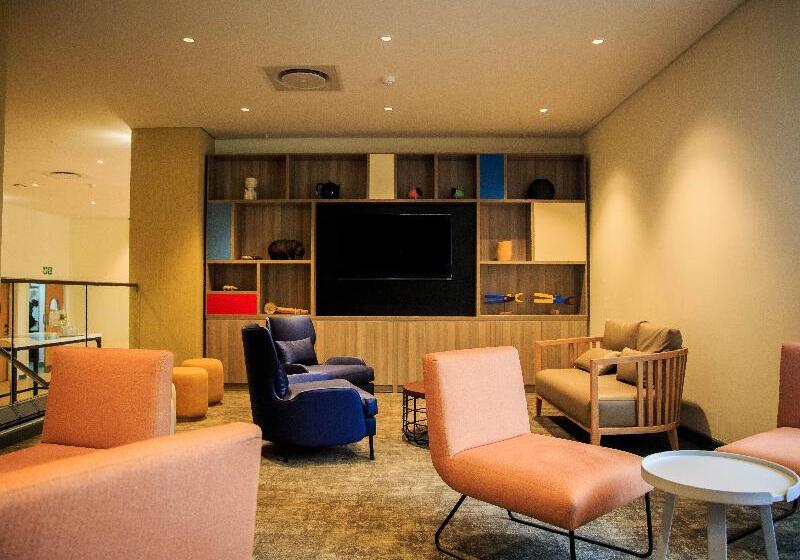 Отель Holiday Inn Lusaka, An Ihg