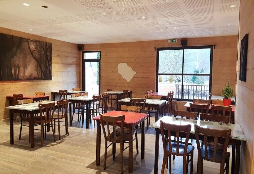 Отель Hôtel Le Picors