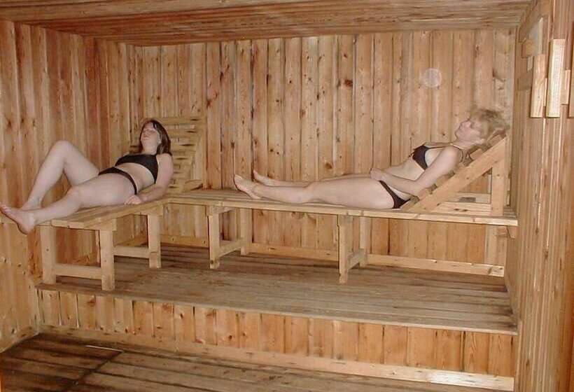 Отель Hôtel Le Picors