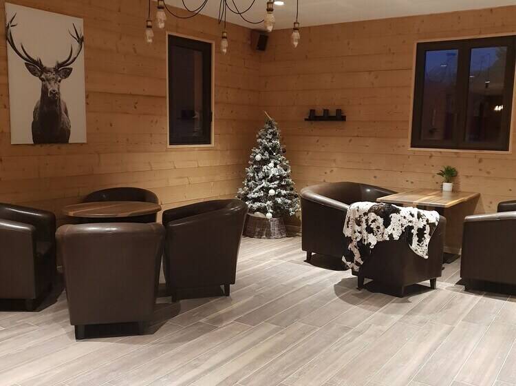 Отель Hôtel Le Picors