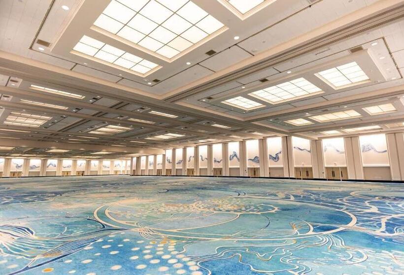 فندق Walt Disney World Swan Reserve