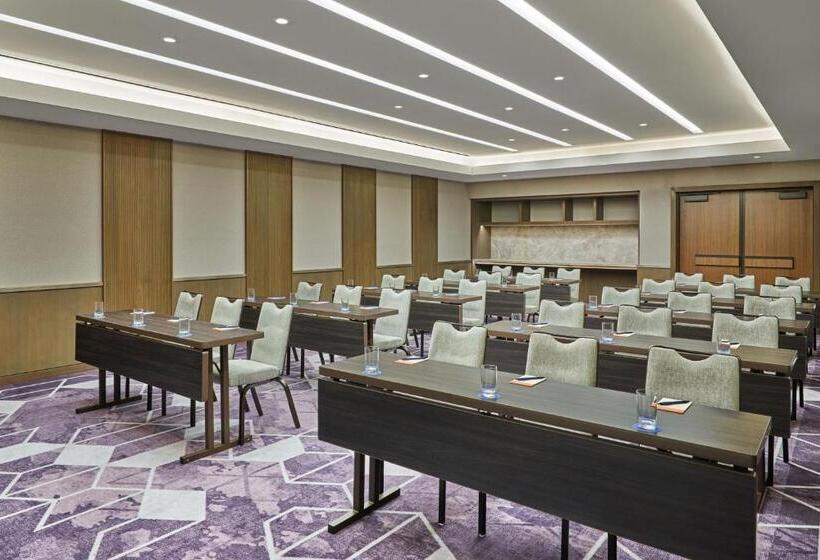 فندق Walt Disney World Swan Reserve