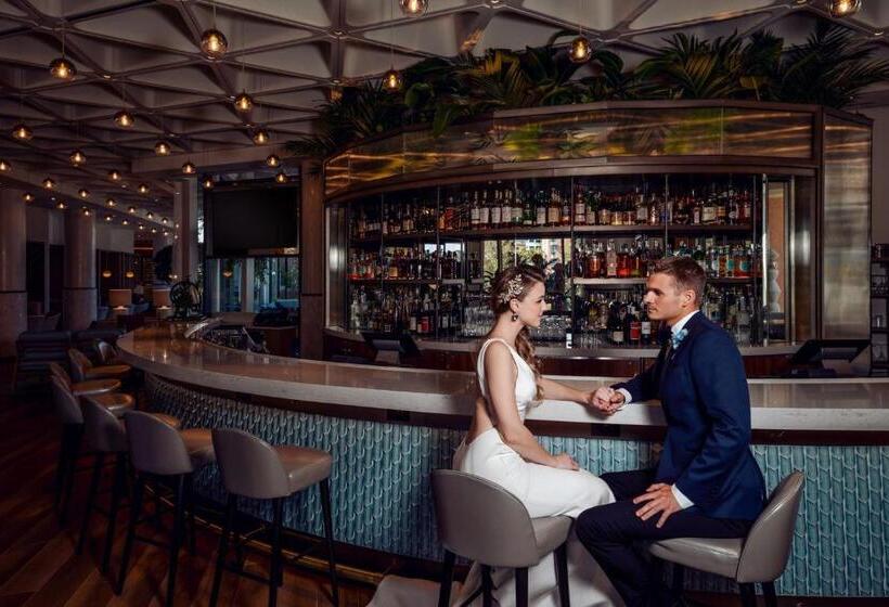 فندق Walt Disney World Swan Reserve