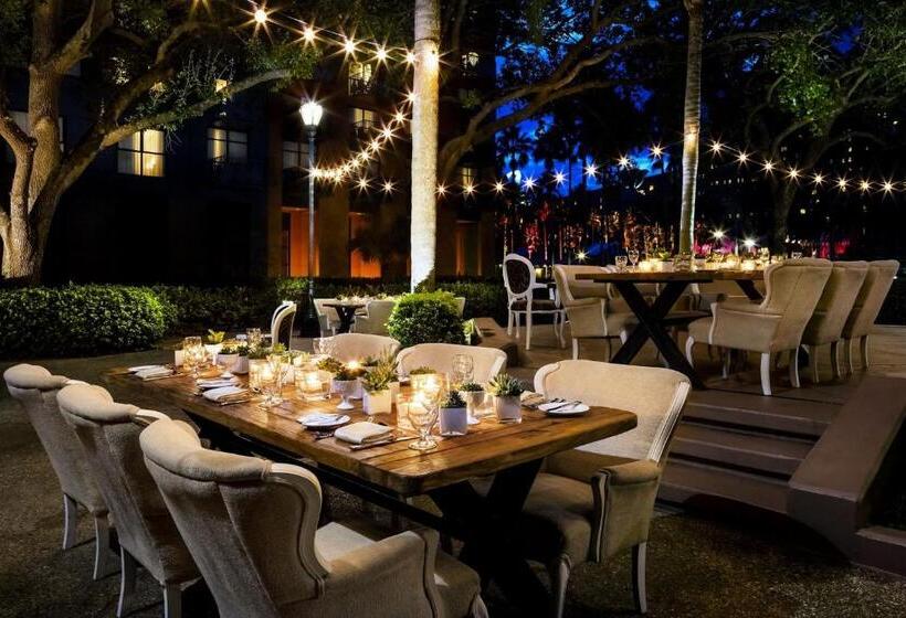 فندق Walt Disney World Swan Reserve