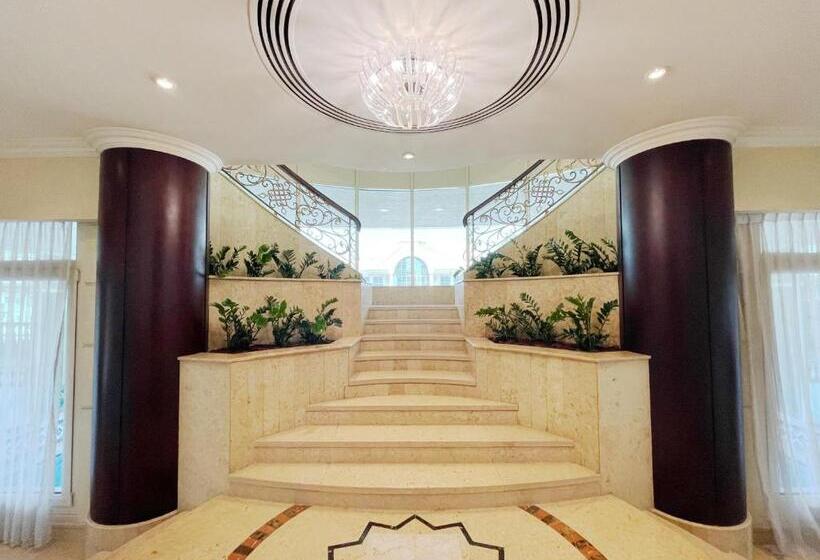 Swissotel Al Murooj Dubai