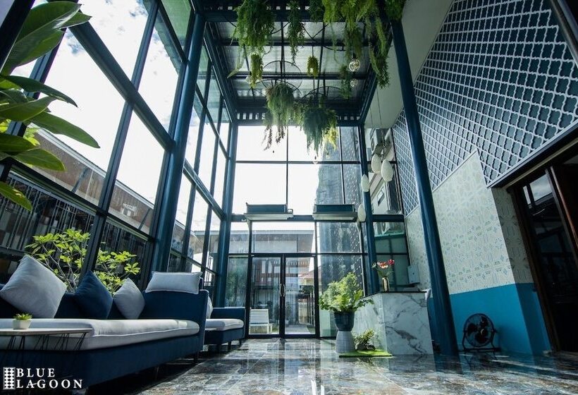 Отель Blue Lagoon