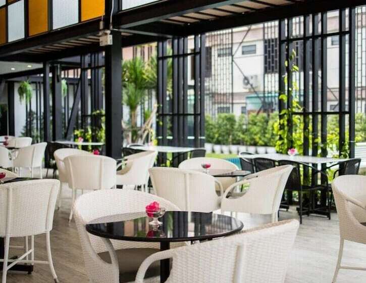 Отель Blue Lagoon