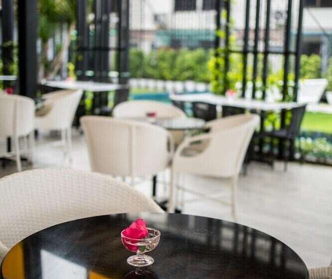 Отель Blue Lagoon