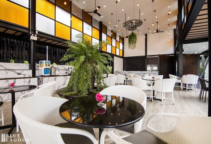 Отель Blue Lagoon