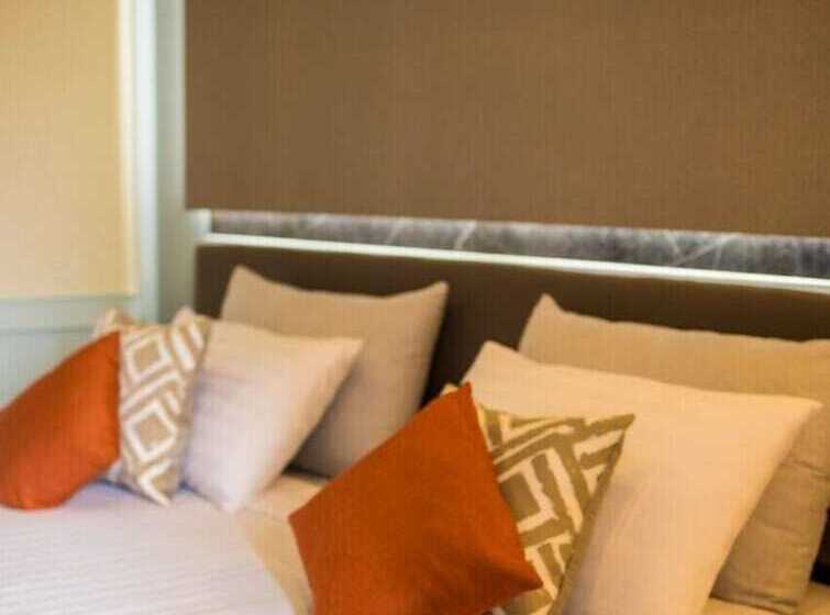 Отель Blue Lagoon