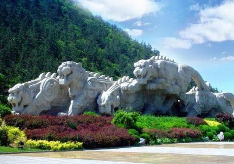 בית מלון כפרי Greentree Inn Dalian North Railway Station Express