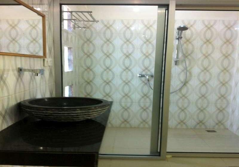 호텔 Lara Home Stay