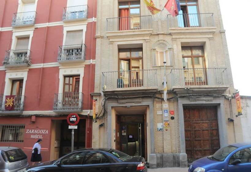 Albergue Zaragoza Hostel