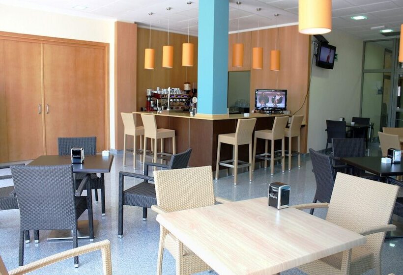 Отель Alcocebre Suites