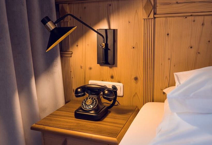 هتل Alpine Hideaway Zillertalerhof   4 Sterne Superior