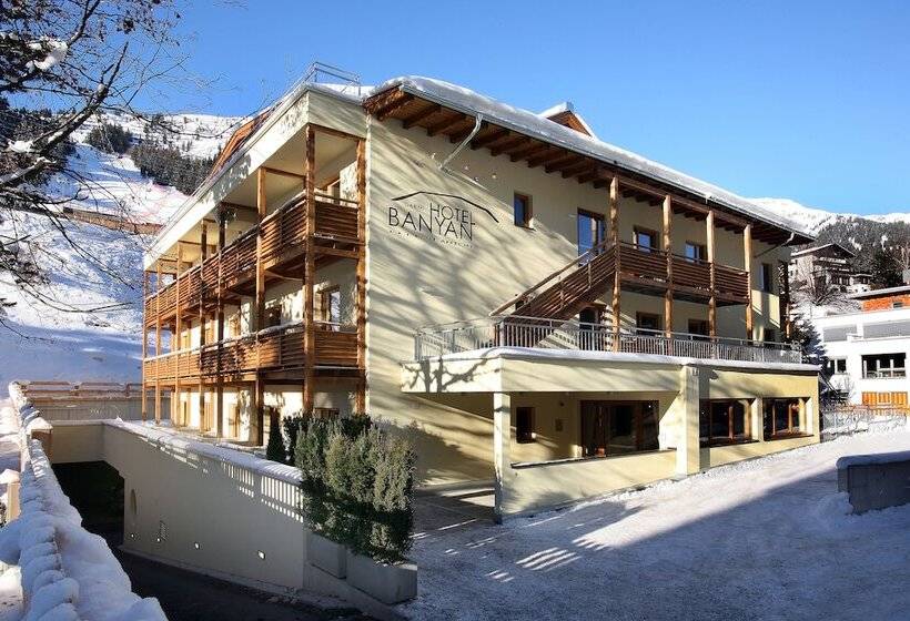 هتل Banyan