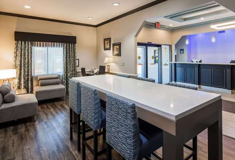 בית מלון כפרי Best Western Mayport Inn & Suites