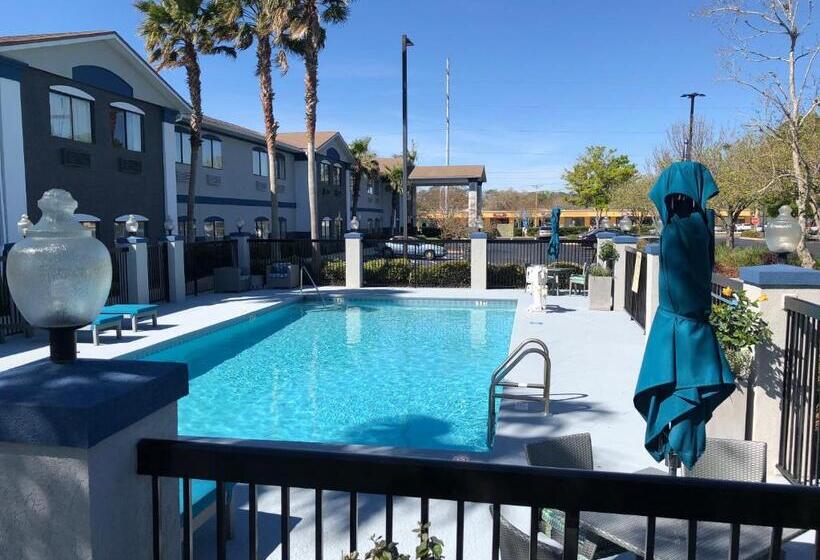 בית מלון כפרי Best Western Mayport Inn & Suites