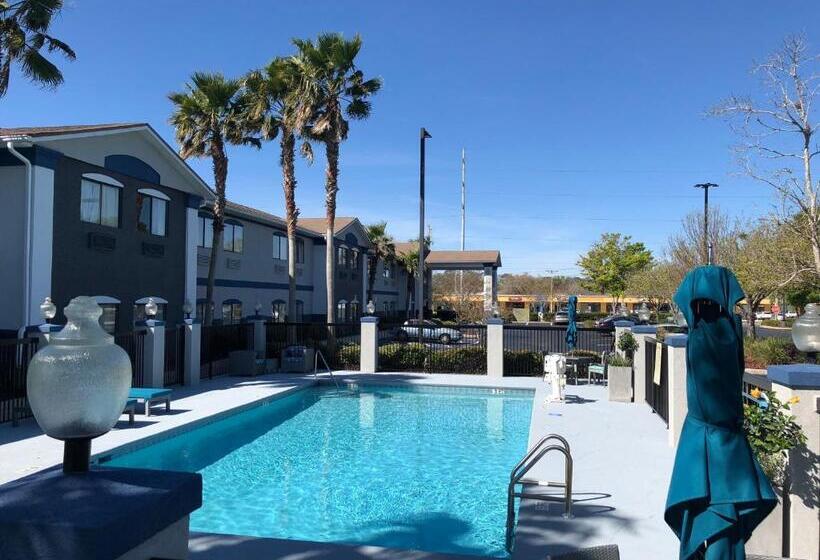 בית מלון כפרי Best Western Mayport Inn & Suites