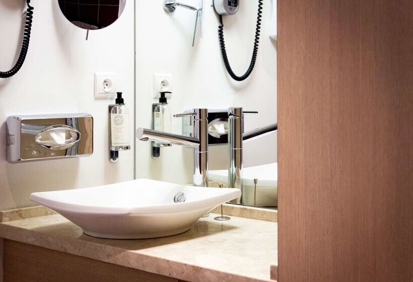 فندق Best Western Plus Hôtel Vannes Centre Ville