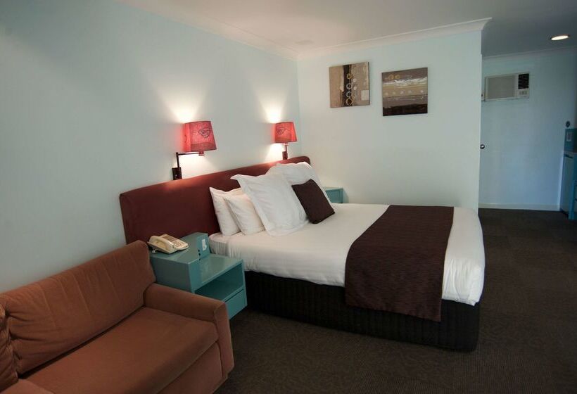 Surestay Hotel By Best Western The Clarence On Melville